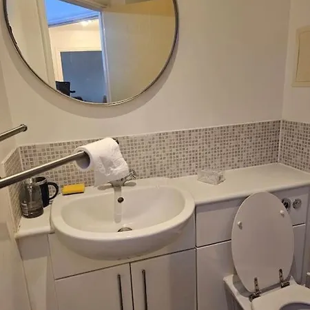 Big Double Room With Bathroom In 2 Bedroom Flat Kitchen Is Shared Harrow on the Hill Exterior photo