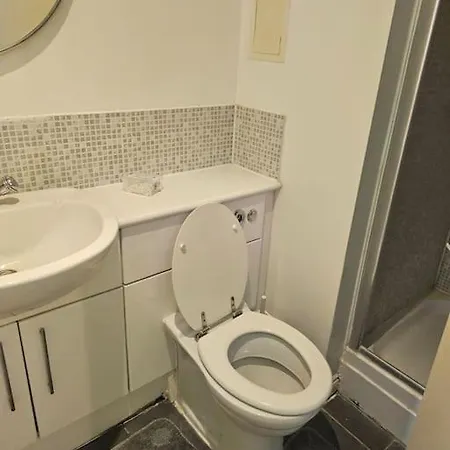 Big Double Room With Bathroom In 2 Bedroom Flat Kitchen Is Shared Harrow on the Hill Exterior photo