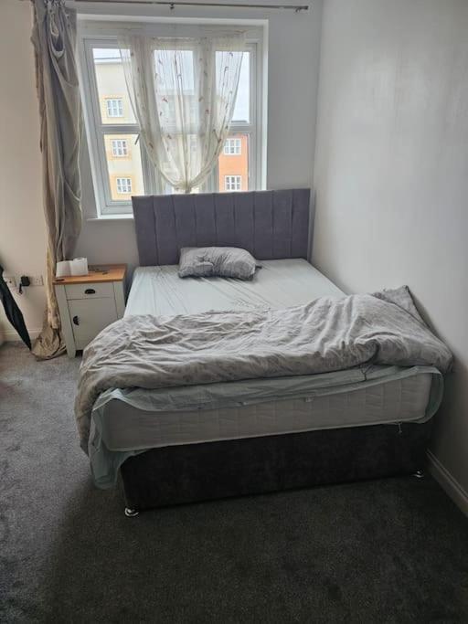 Apartment Big Double With Bathroom In 2 Bedroom Flat Kitchen Is Shared