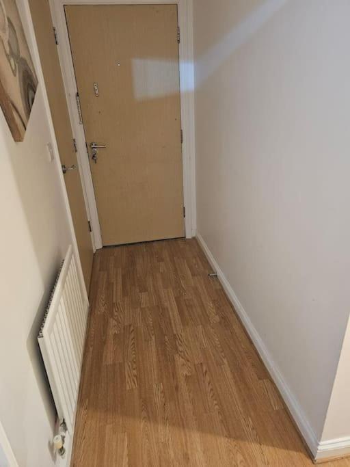Big Double With Bathroom In 2 Bedroom Flat Kitchen Is Shared Apartment Harrow on the Hill