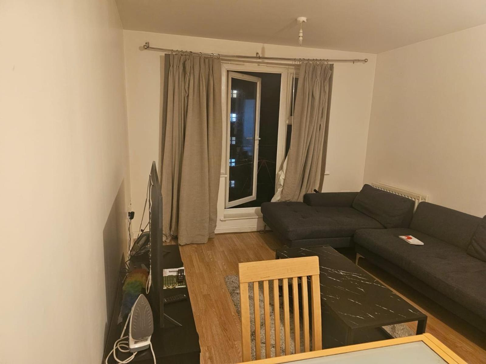 Big Double With Bathroom In 2 Bedroom Flat Kitchen Is Shared Apartment Harrow on the Hill