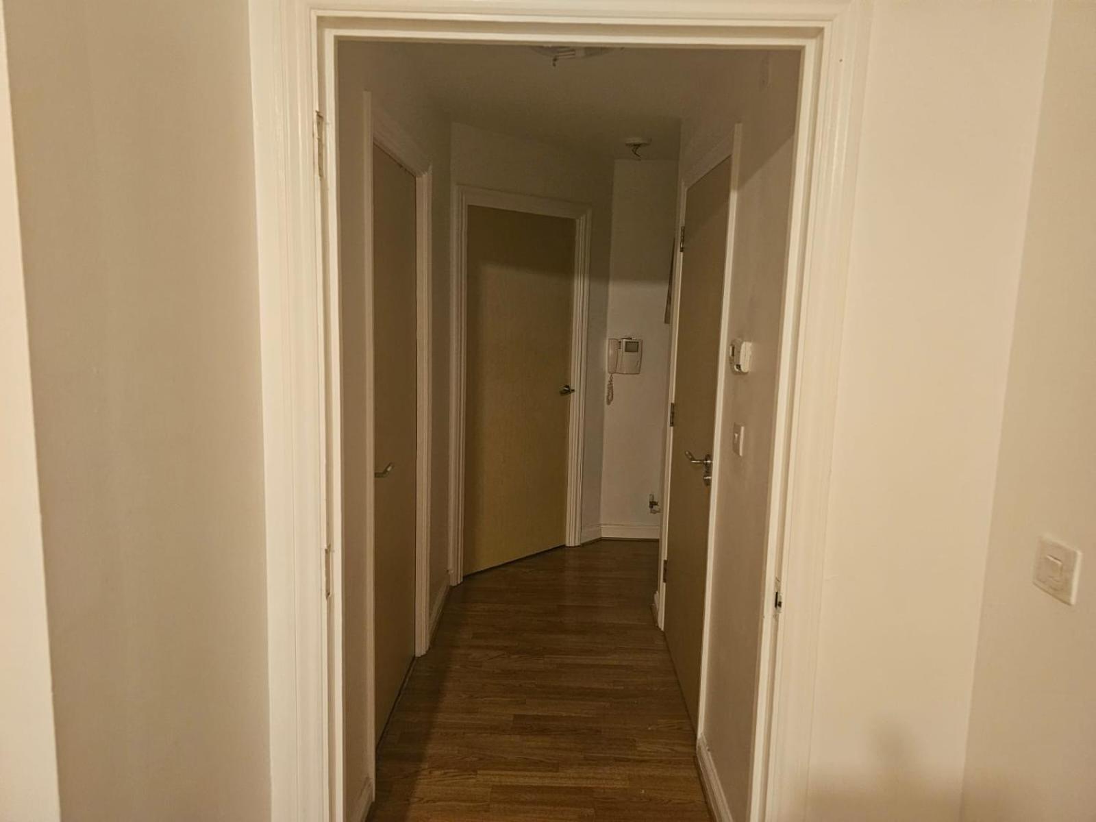 Apartment Big Double With Bathroom In 2 Bedroom Flat Kitchen Is Shared *