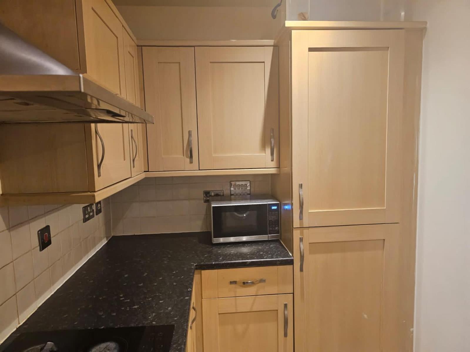Big Double With Bathroom In 2 Bedroom Flat Kitchen Is Shared Apartment *